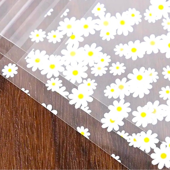 25pc Daisy Floral Cellophane Bags - Picture 2 of 3